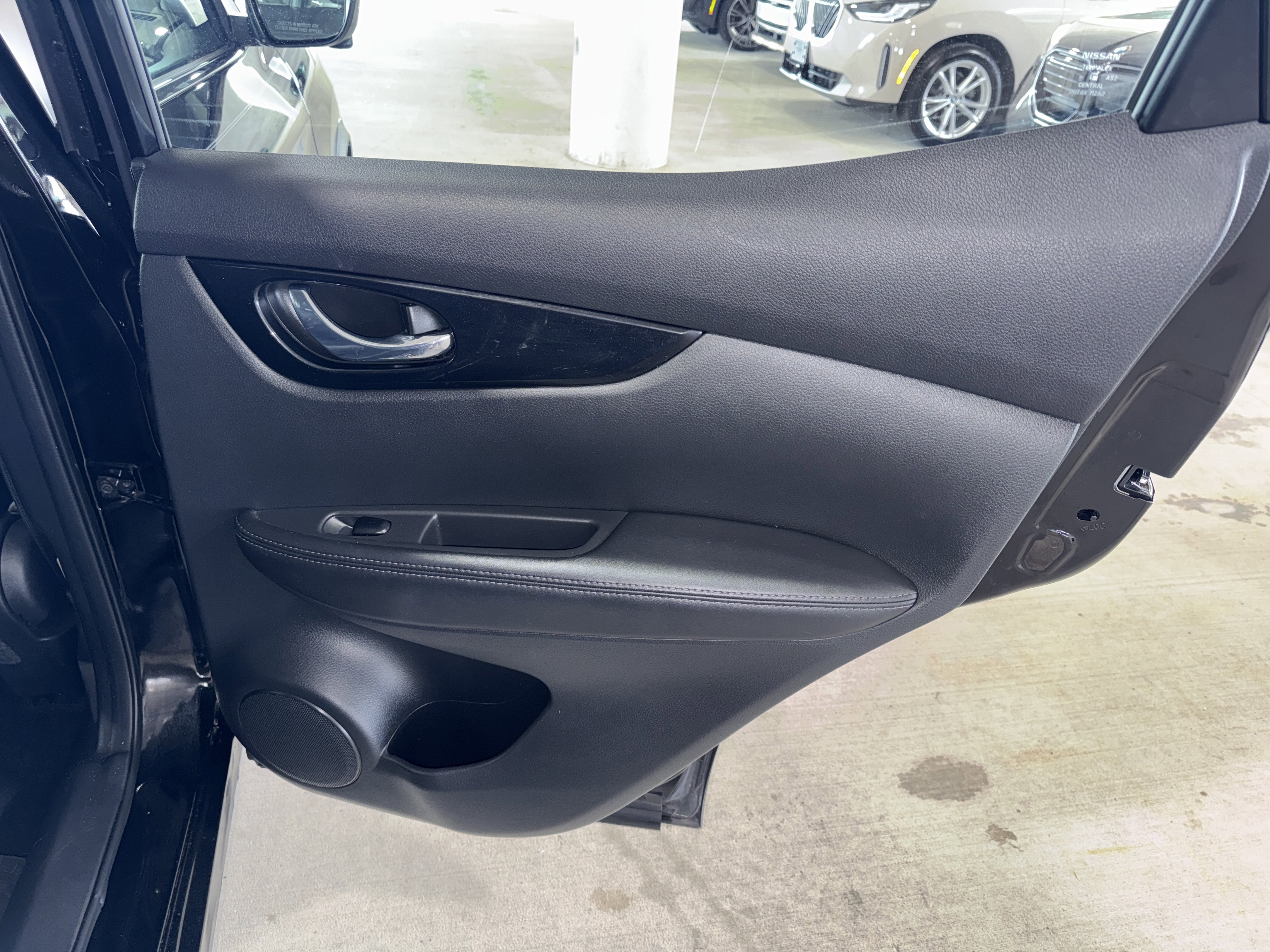 Used 2017 Nissan Rogue Sport SL w/ SL Premium Package FWD image 11