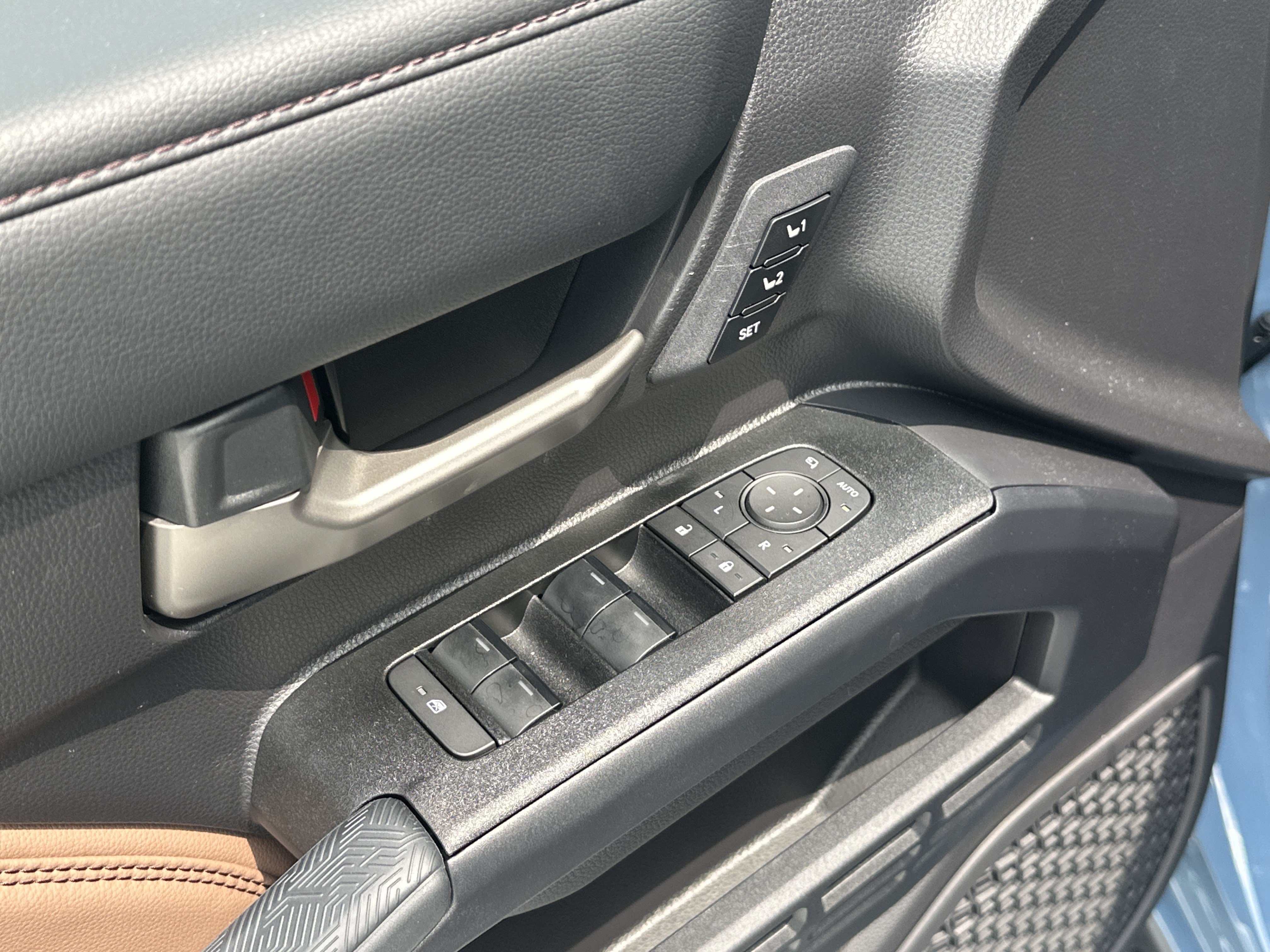 Certified 2025 Toyota 4Runner Limited AWD/4WD image 15