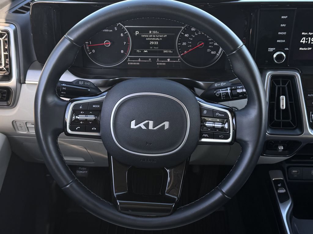 Used 2023 Kia Sorento S FWD image 12