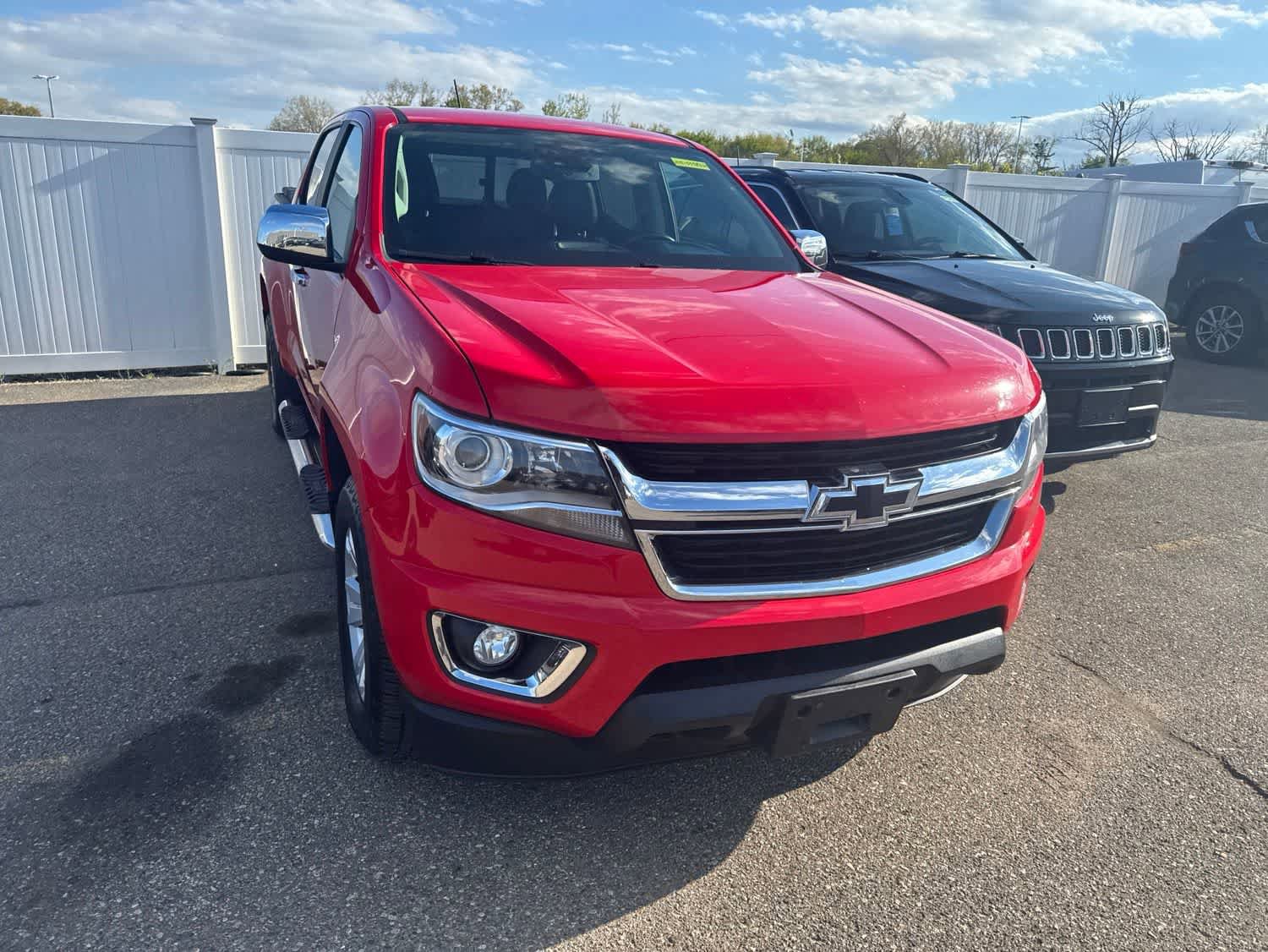 Used 2017 Chevrolet Colorado LT w/ Luxury Package, Chrome AWD/4WD image 4