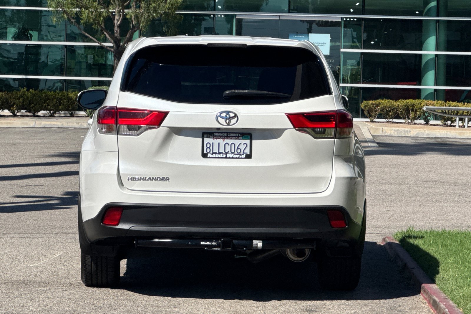 Used 2019 Toyota Highlander LE FWD image 5