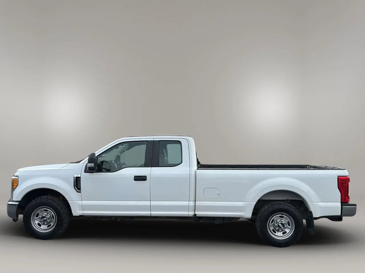 Used 2017 Ford F250 XL w/ Power Equipment Group image 2