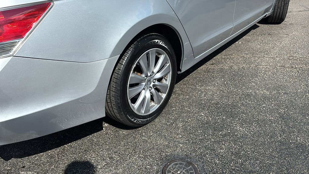 Used 2011 Honda Accord EX-L image 8