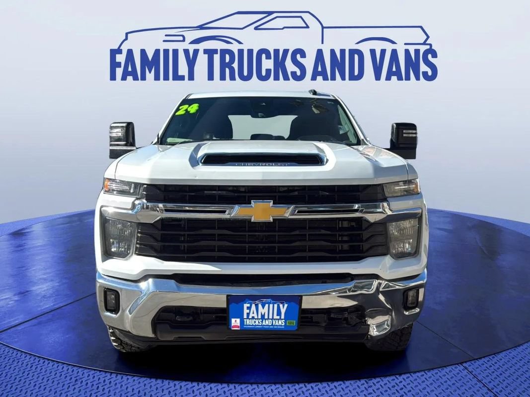 Used 2024 Chevrolet Silverado 2500 LT w/ Convenience Package AWD/4WD image 8