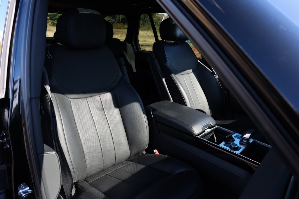 Used 2023 Land Rover Range Rover SE image 13
