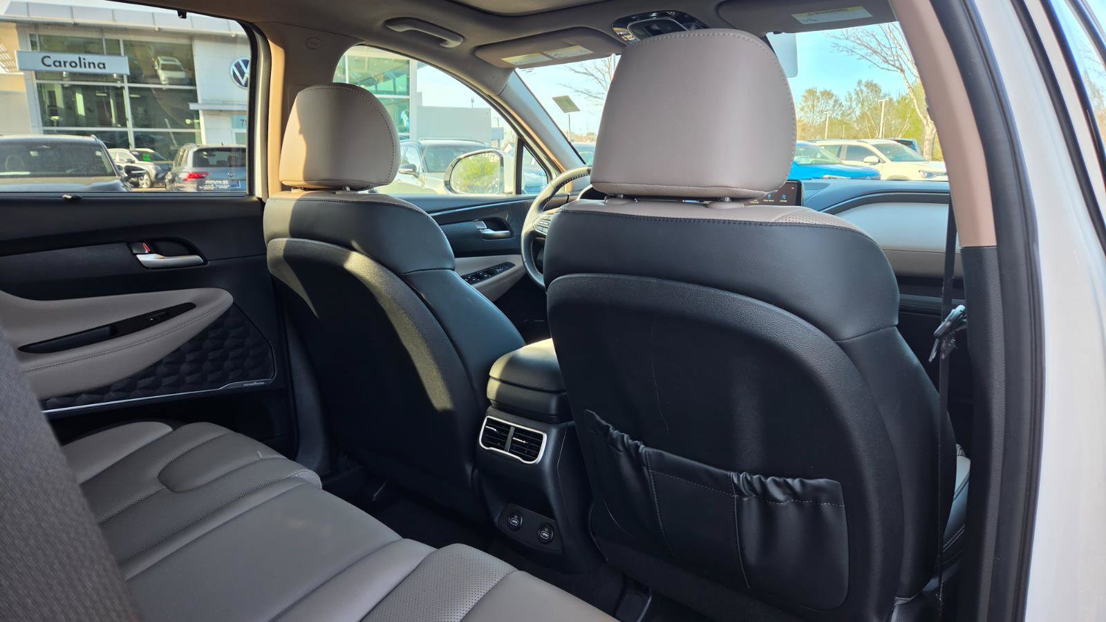 Used 2023 Hyundai Santa Fe SEL w/ Premium Package image 48