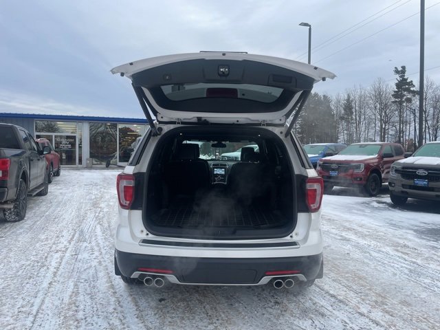 Used 2018 Ford Explorer Platinum image 9