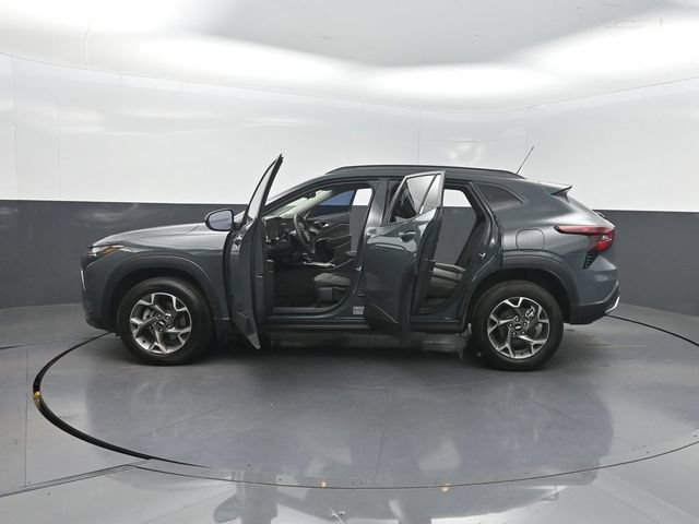Used 2026 Chevrolet Trax LT FWD image 37