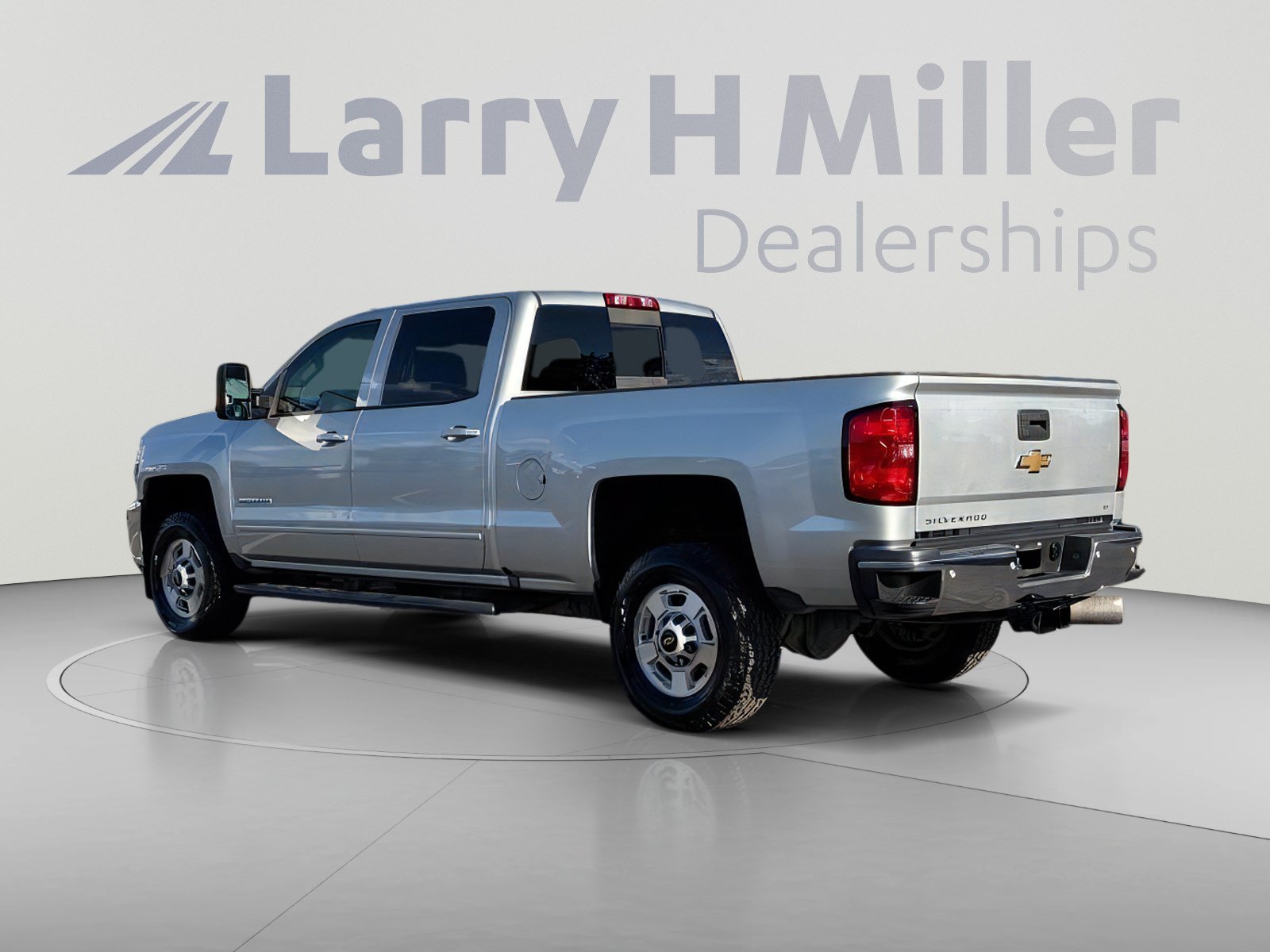 Used 2019 Chevrolet Silverado 2500 LT w/ LT Plus Package RWD image 3
