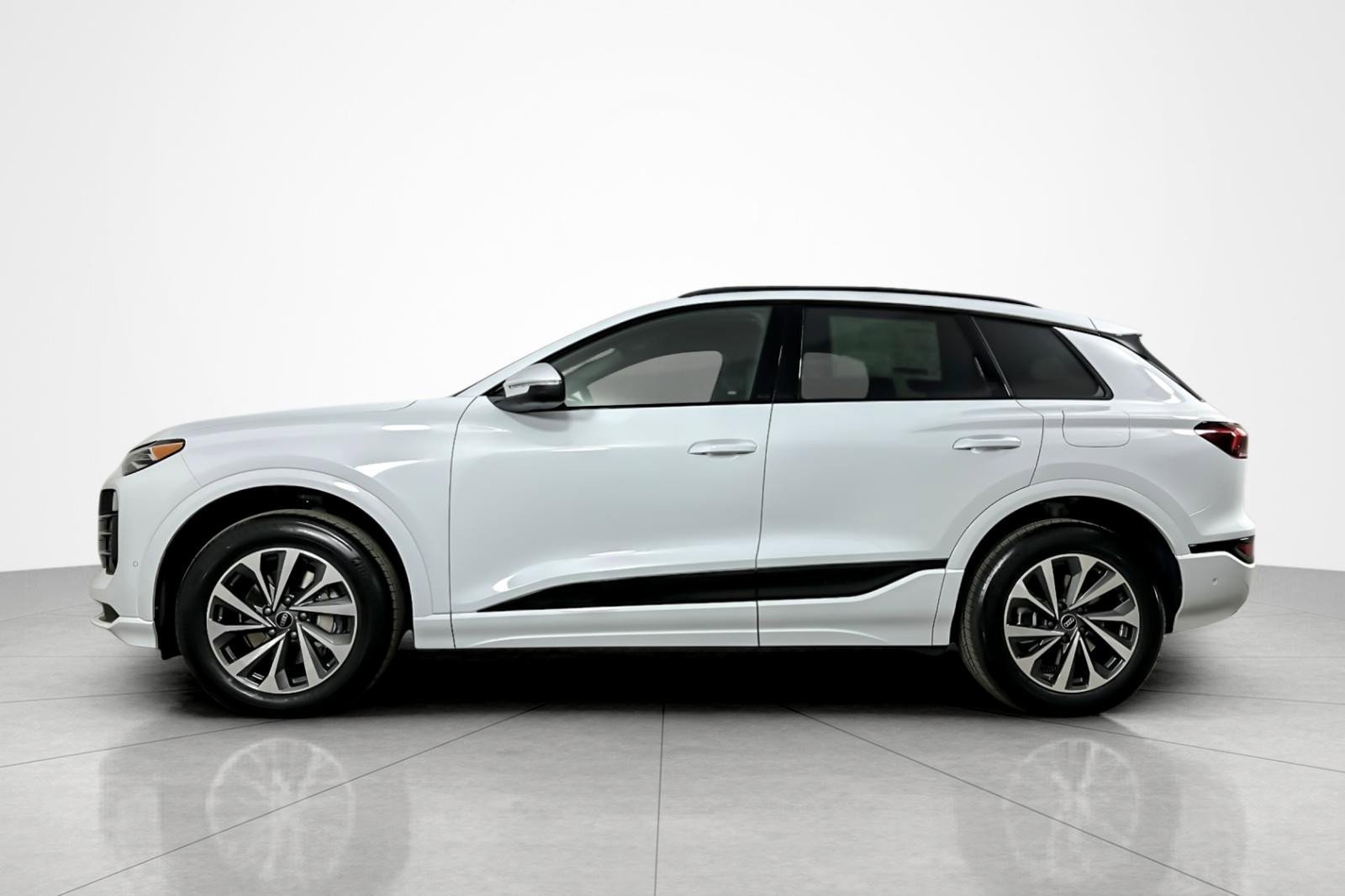 New 2025 Audi Q6 e-tron Premium image 3