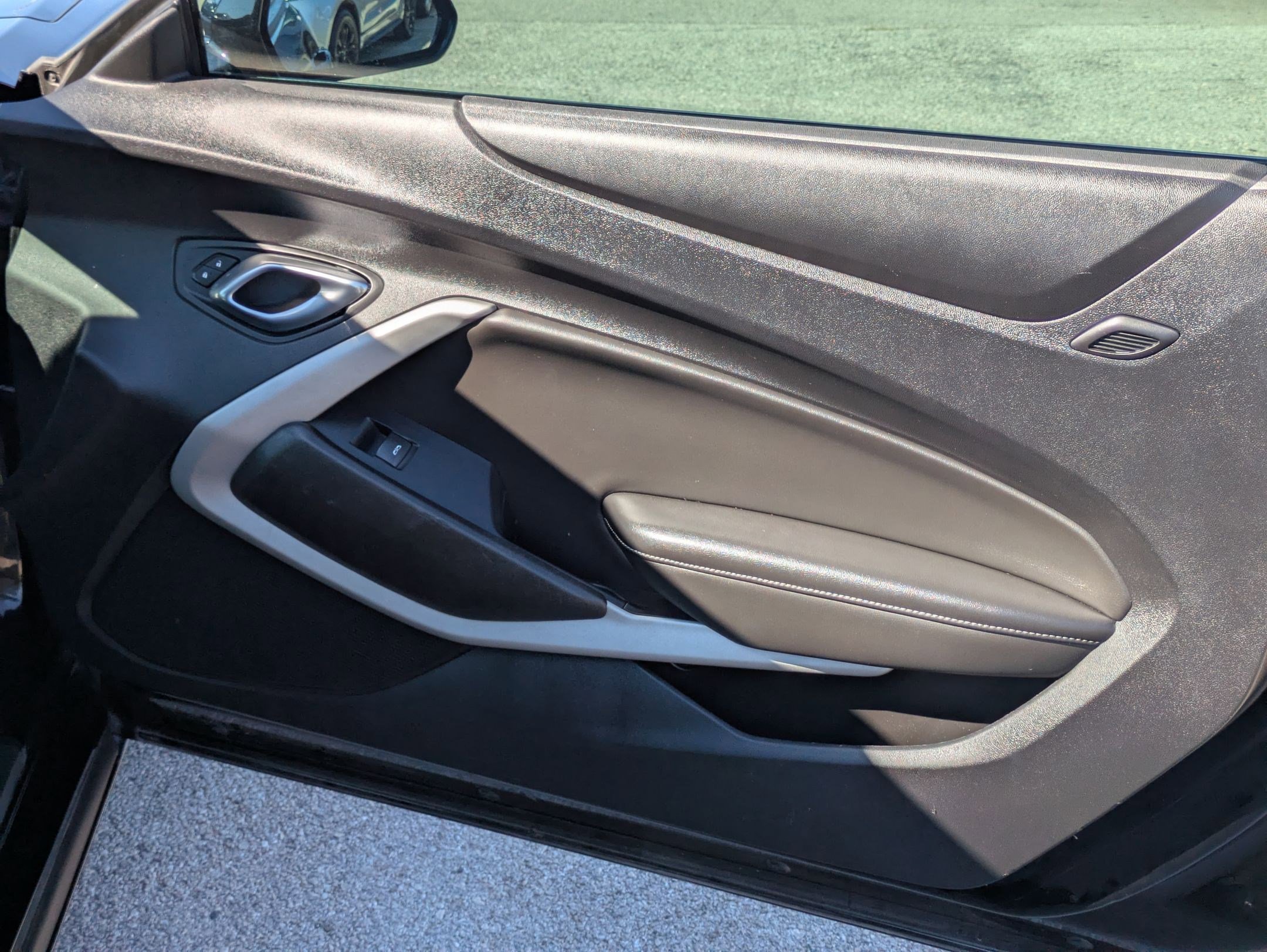 Used 2021 Chevrolet Camaro LT image 26