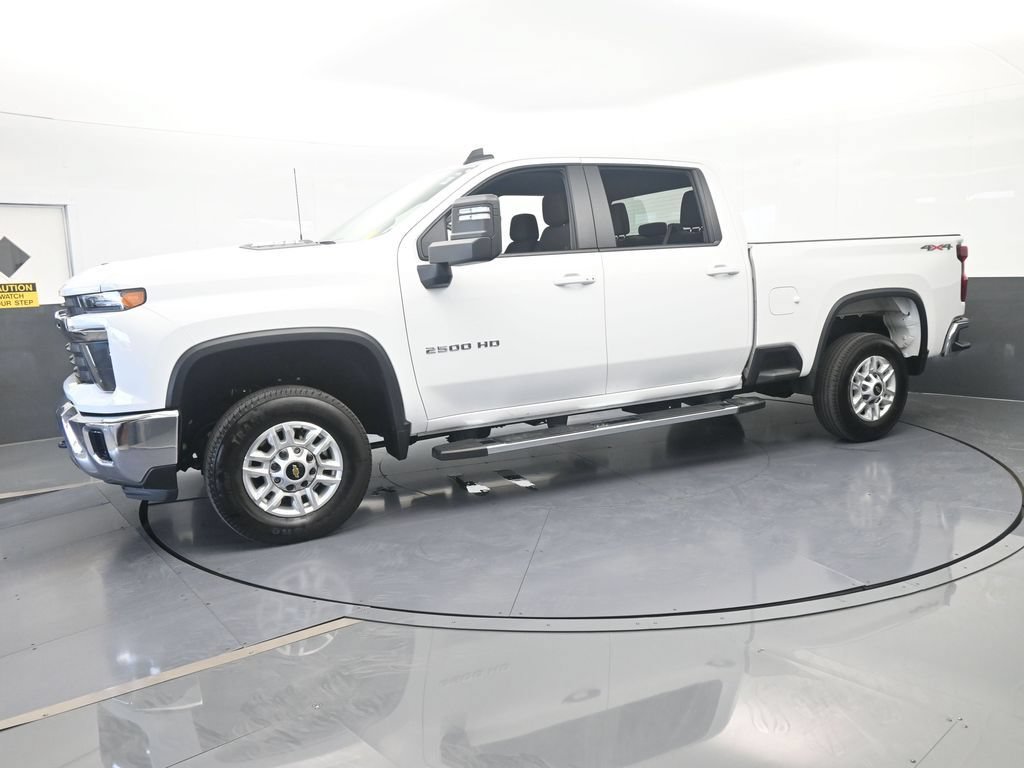 Used 2025 Chevrolet Silverado 2500 LT w/ Convenience Package AWD/4WD image 2
