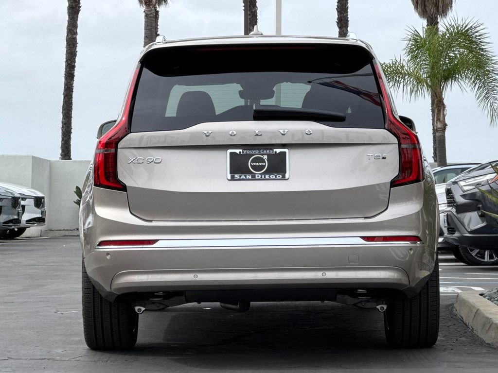 New 2026 Volvo XC90 T8 Plus w/ Protection Package Premier AWD/4WD image 4