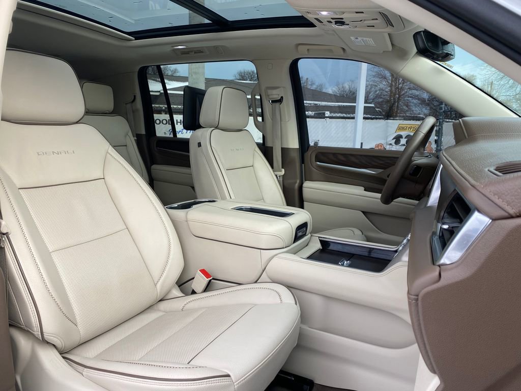 Used 2024 GMC Yukon XL Denali image 21