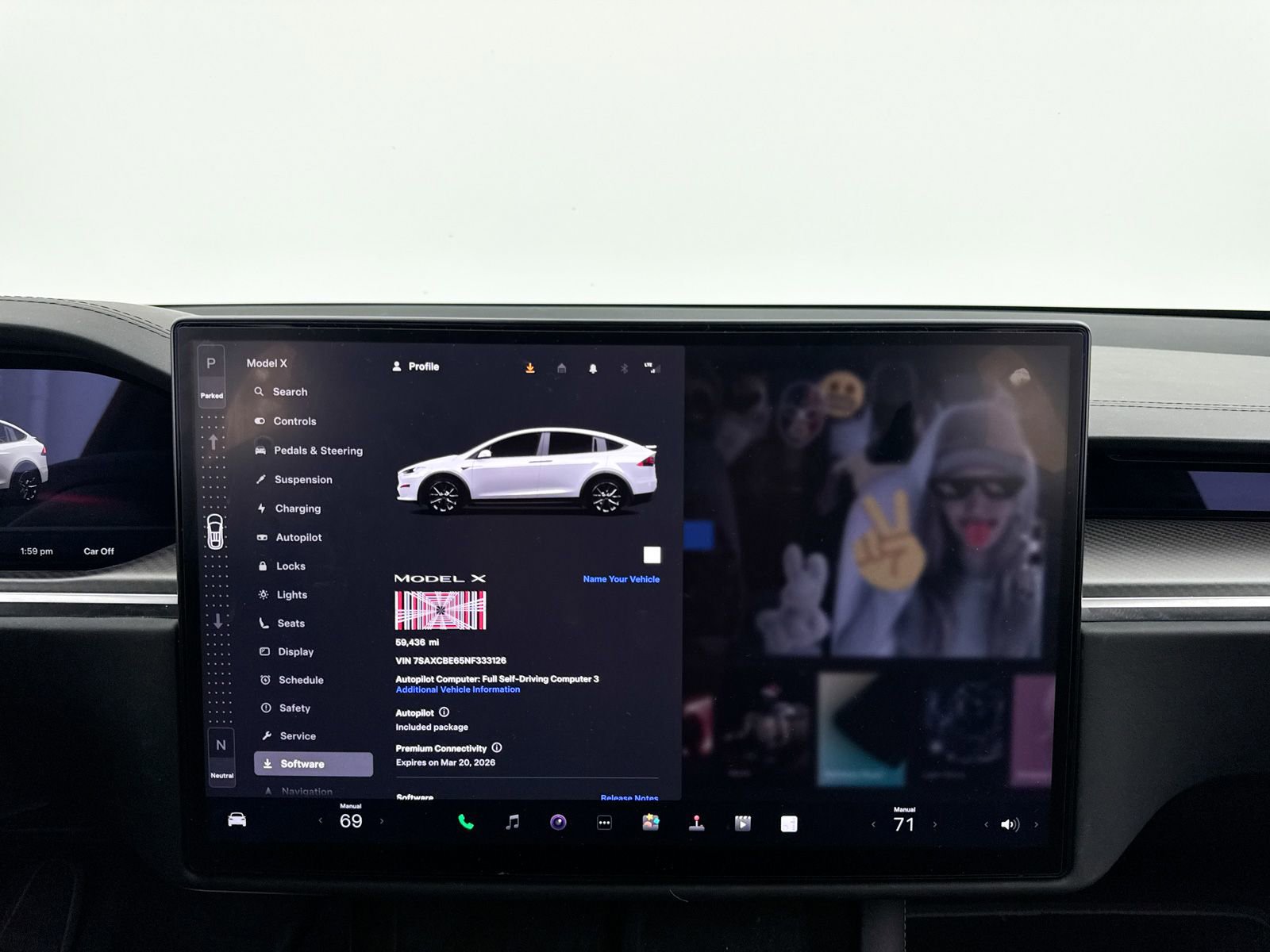 Used 2022 Tesla Model X Plaid image 25