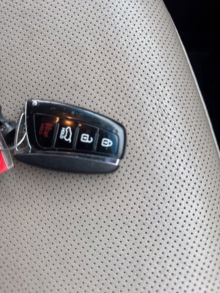 Used 2018 Hyundai Santa Fe Sport w/ 2.4L Tech Package 04 image 25