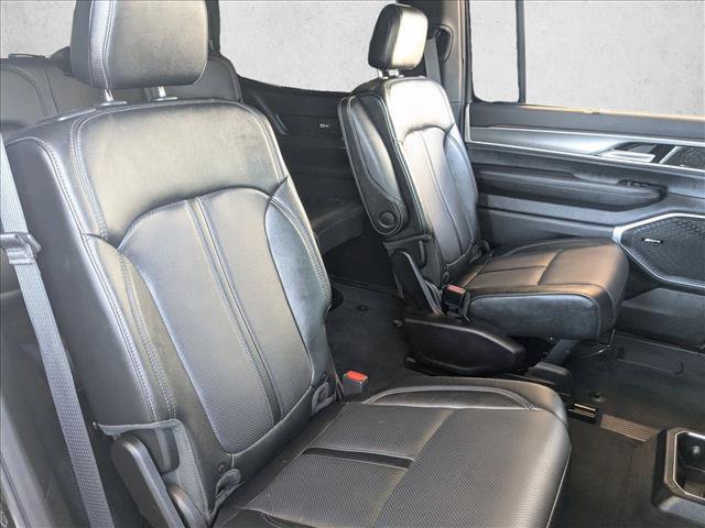 Certified 2025 Jeep Wagoneer Series II w/ Convenience Group I AWD/4WD image 21