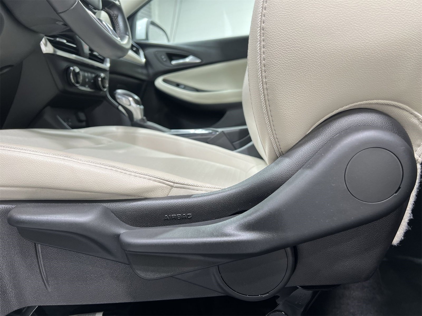 Used 2024 Buick Encore GX Preferred image 12