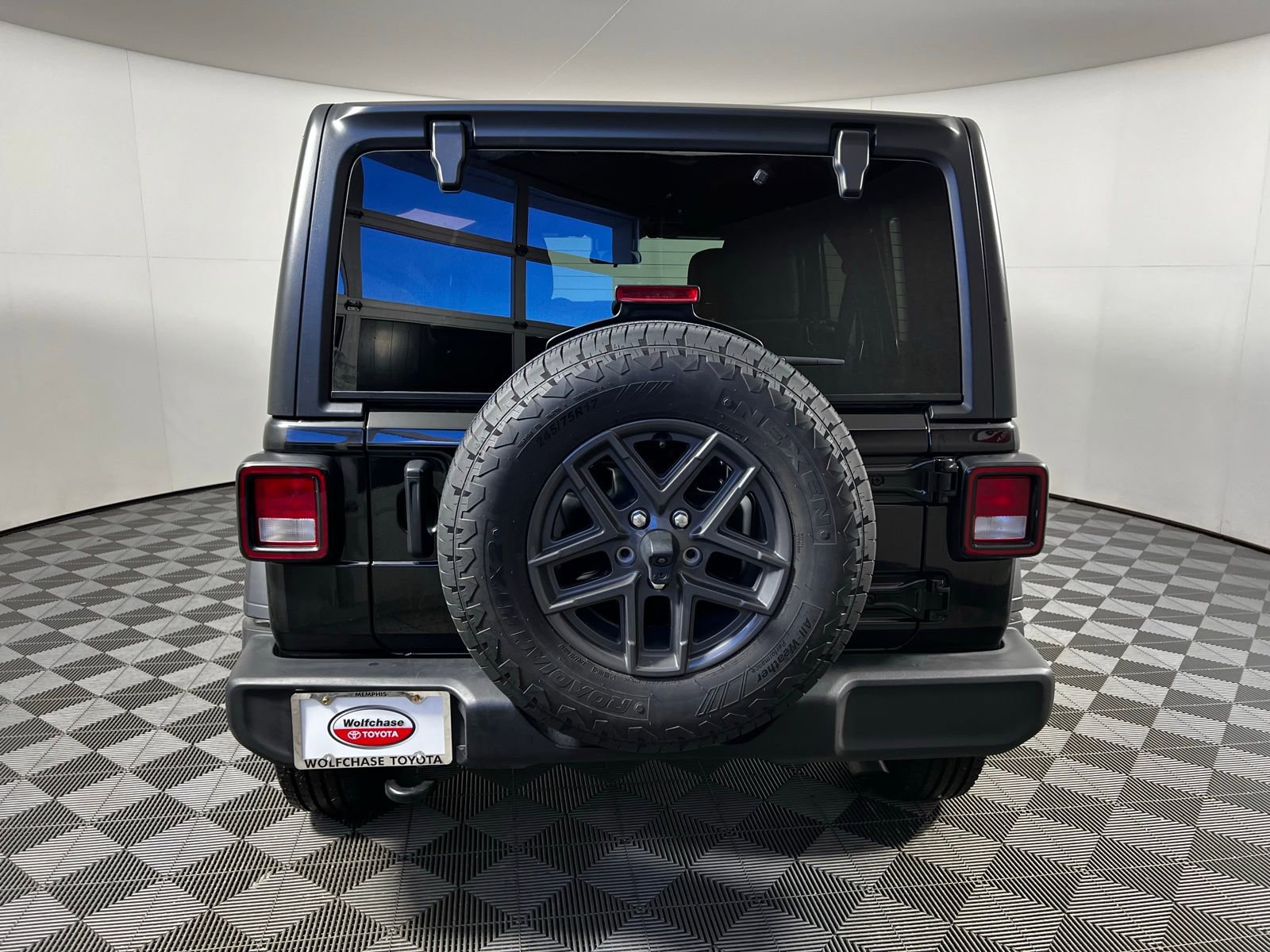 Used 2024 Jeep Wrangler Sport S image 6