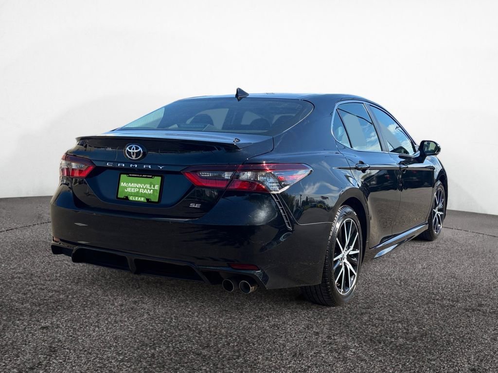 Used 2023 Toyota Camry SE w/ Cold Weather Package FWD image 5