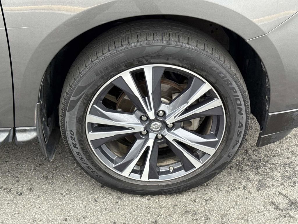 Used 2018 Nissan Pathfinder Platinum image 18