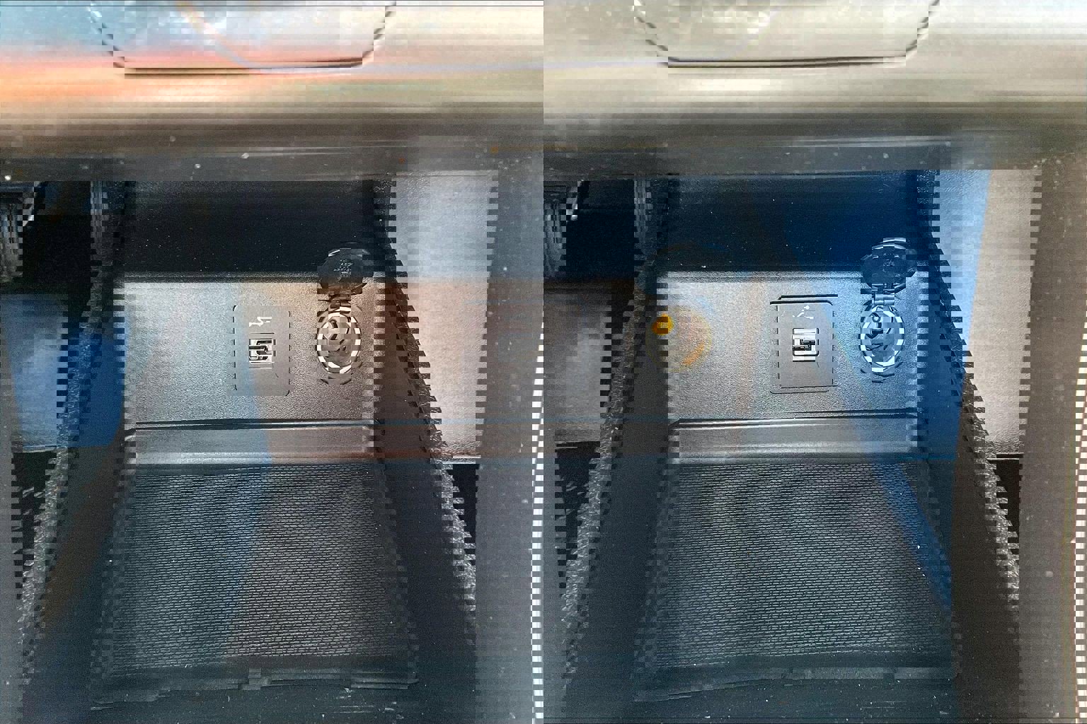 Used 2017 Ford Fusion SE image 16