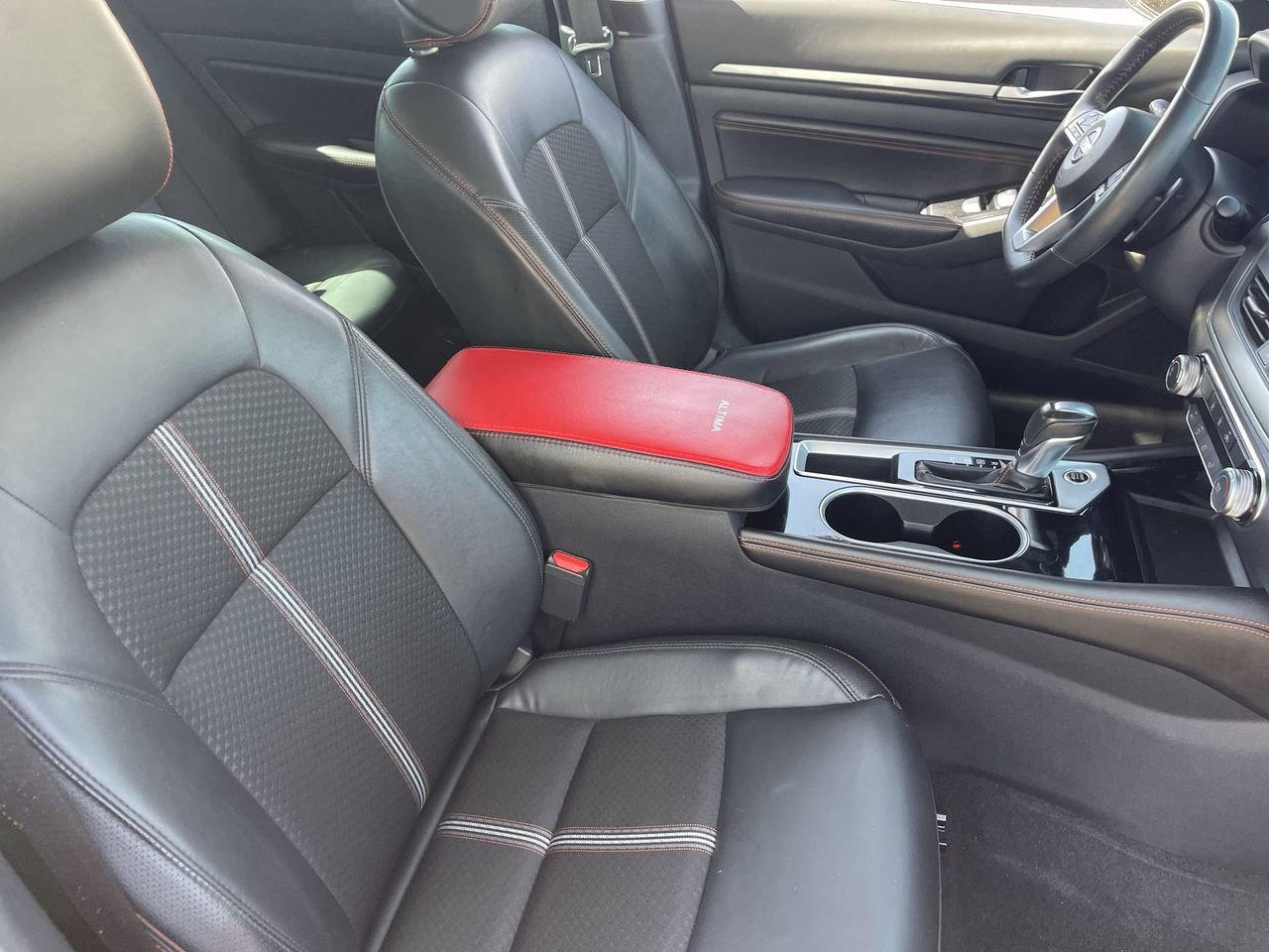 Used 2023 Nissan Altima 2.5 SR FWD image 10