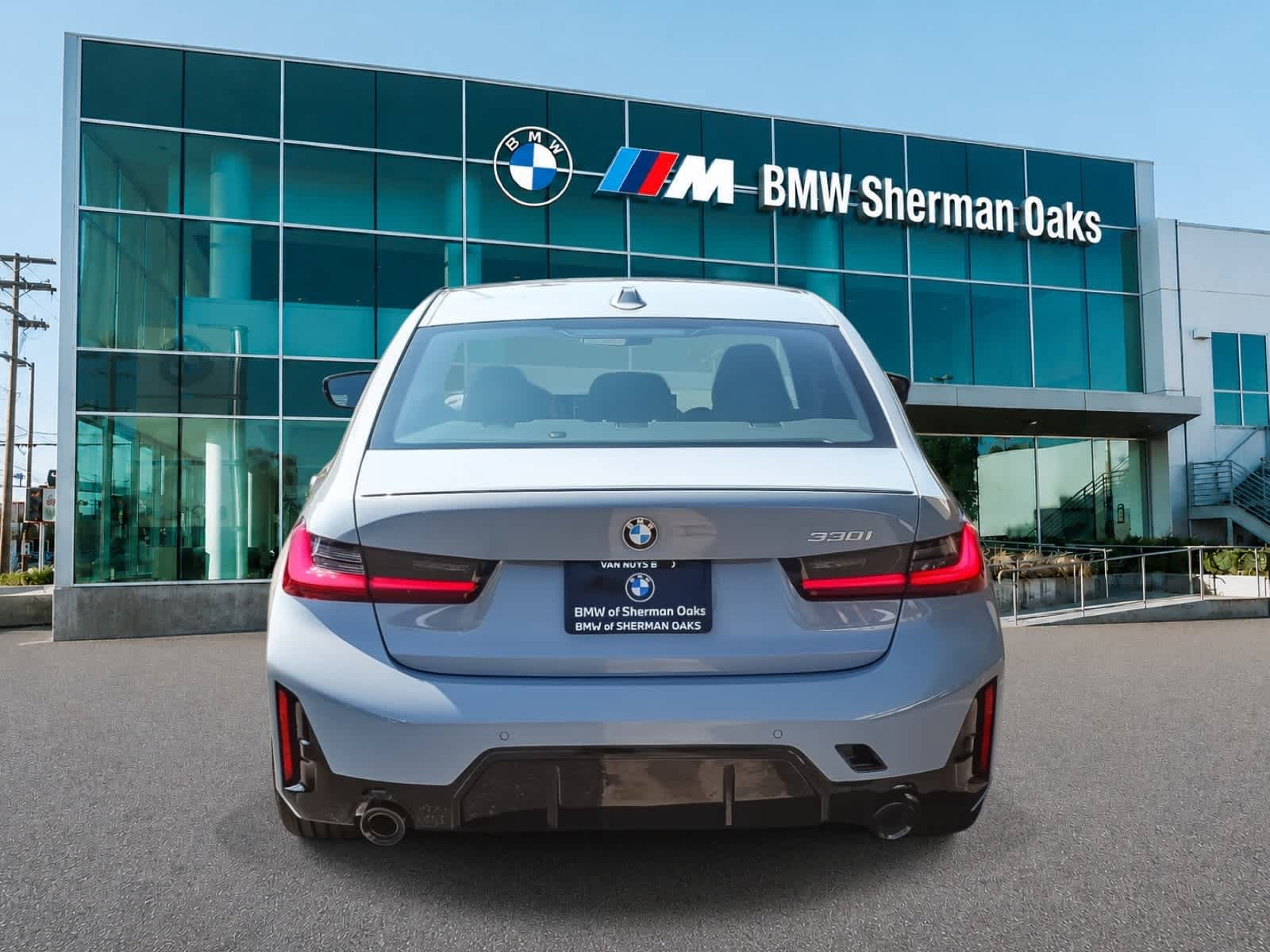New 2026 BMW 330i Sedan w/ M Sport Package RWD image 5