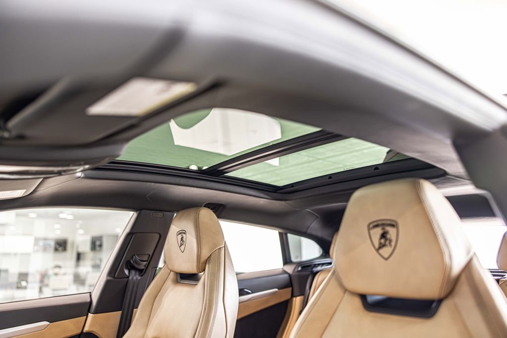Used 2021 Lamborghini Urus image 18
