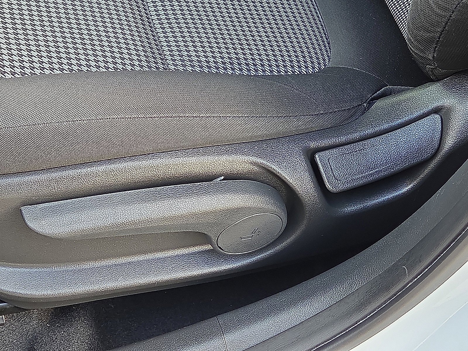 Used 2020 Hyundai Kona SE image 14