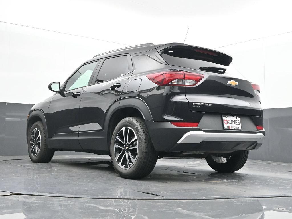 Used 2025 Chevrolet TrailBlazer LT AWD/4WD image 28