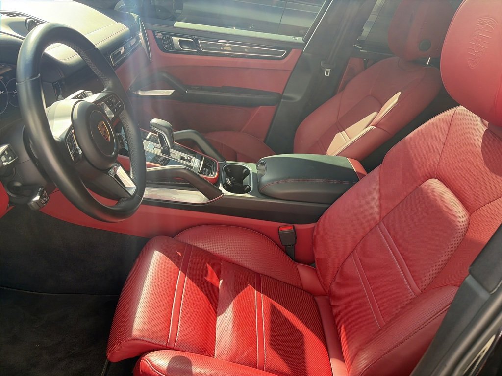 Used 2020 Porsche Cayenne Turbo image 11