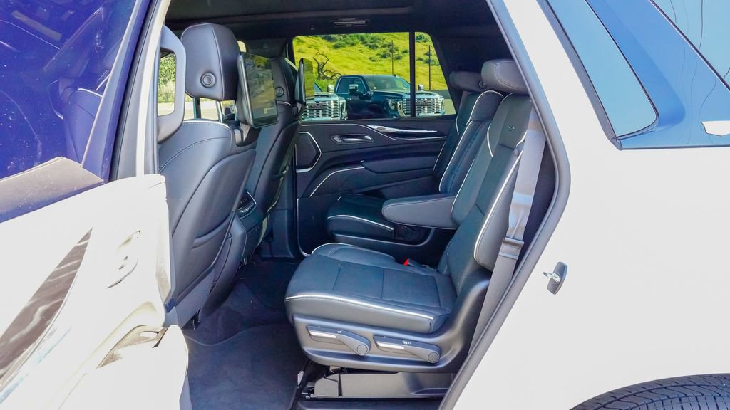 Certified 2024 Cadillac Escalade Sport w/ LPO, ONYX Package image 10