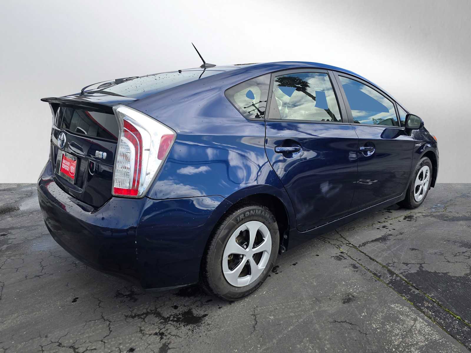 Used 2013 Toyota Prius Three image 3