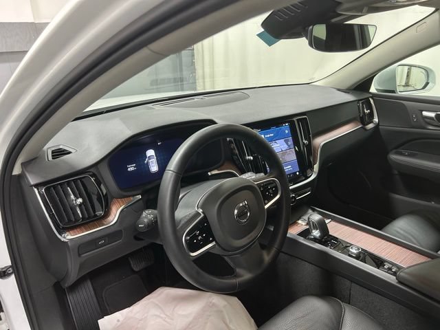 Certified 2025 Volvo V60 B5 Cross Country Plus AWD/4WD image 10