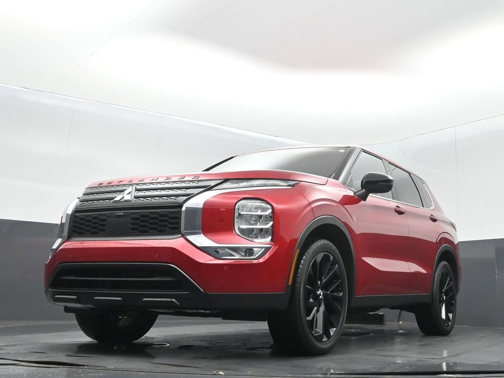 Used 2023 Mitsubishi Outlander SE image 8