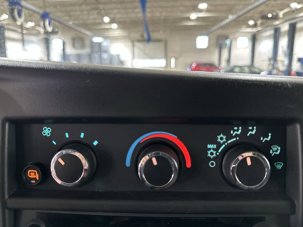 Used 2024 GMC Savana 2500 w/ Driver Convenience Package image 16