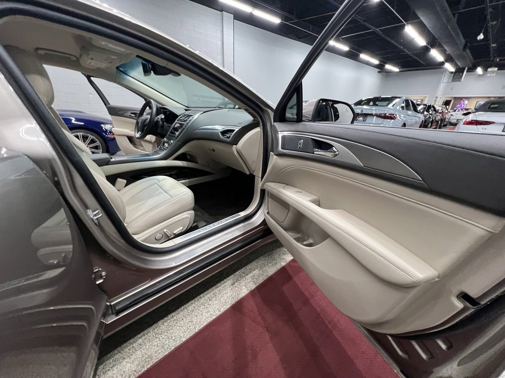 Used 2019 Lincoln MKZ Premiere image 31