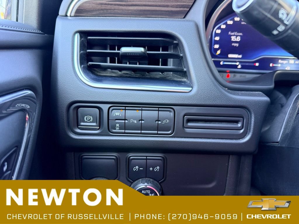 Used 2022 Chevrolet Suburban LT RWD image 27