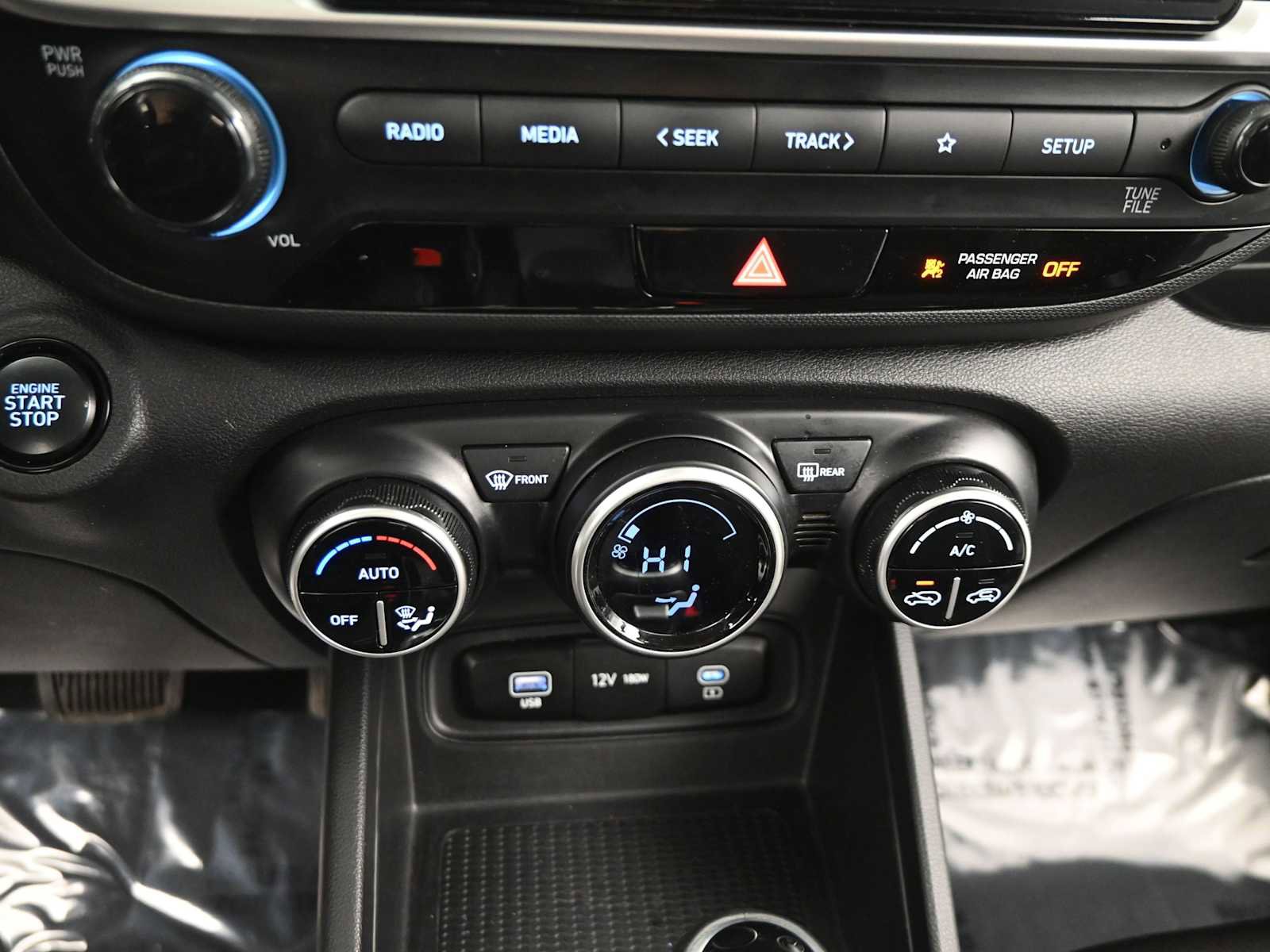 Certified 2024 Hyundai Venue SEL image 19