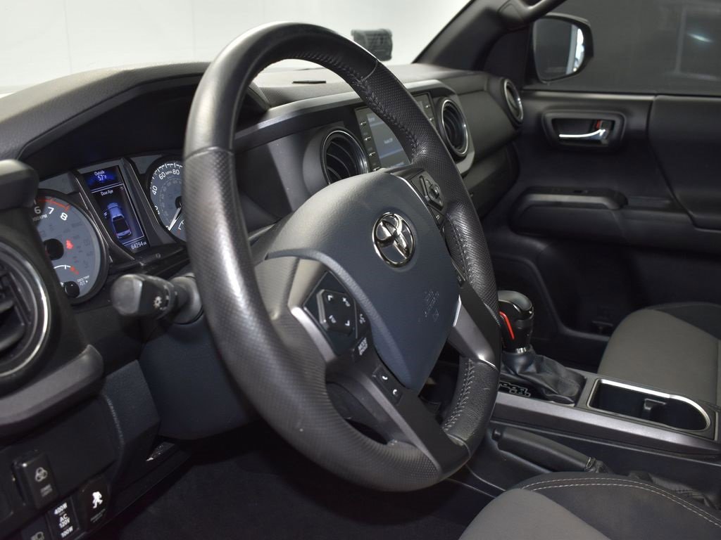 Used 2020 Toyota Tacoma TRD Off-Road image 12