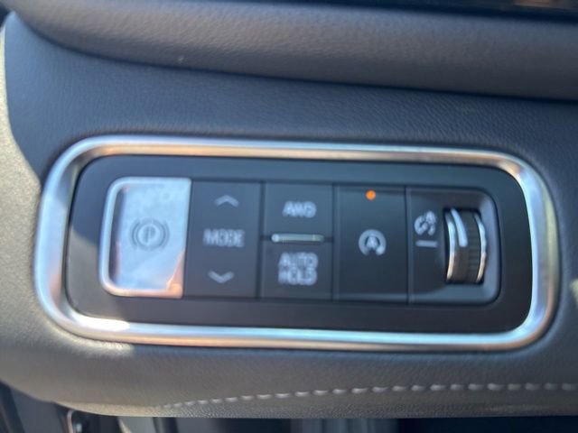 Used 2026 Buick Enclave Preferred AWD/4WD image 16