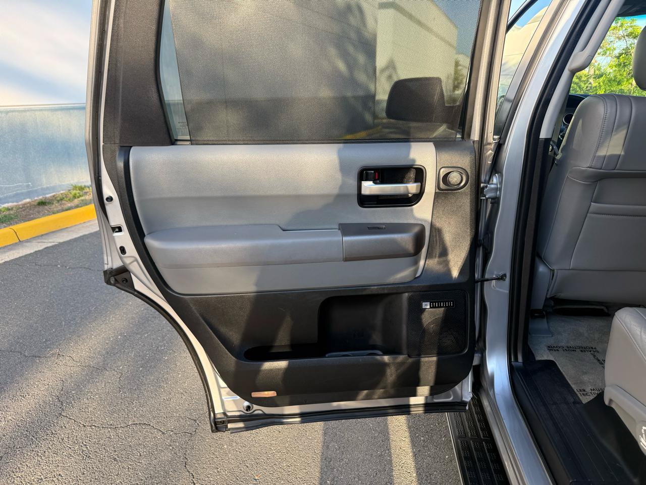 Used 2010 Toyota Sequoia Limited AWD/4WD image 19