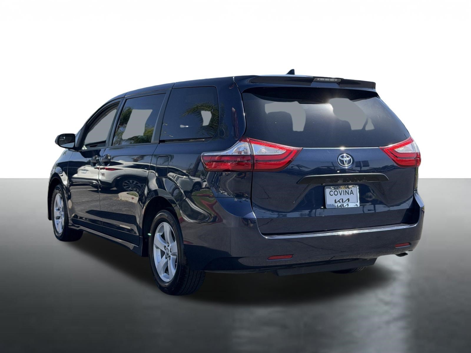 Used 2019 Toyota Sienna L FWD image 6