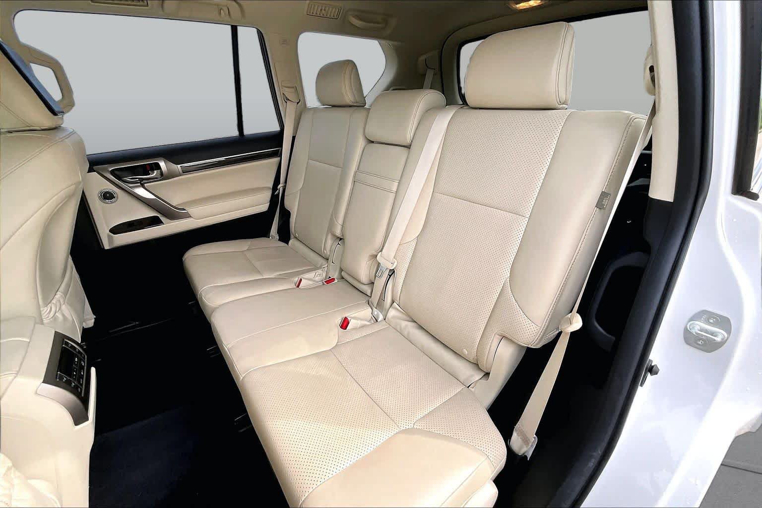 Used 2020 Lexus GX 460 Luxury w/ Accessory Package AWD/4WD image 21