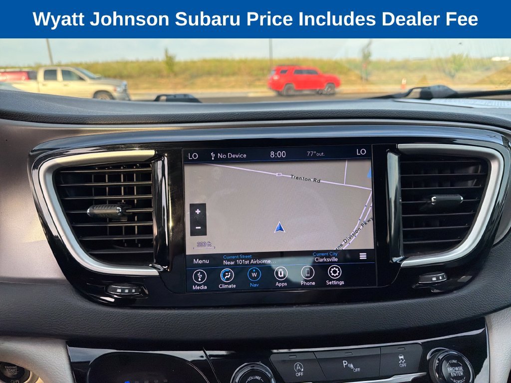 Used 2020 Chrysler Pacifica Touring FWD image 25