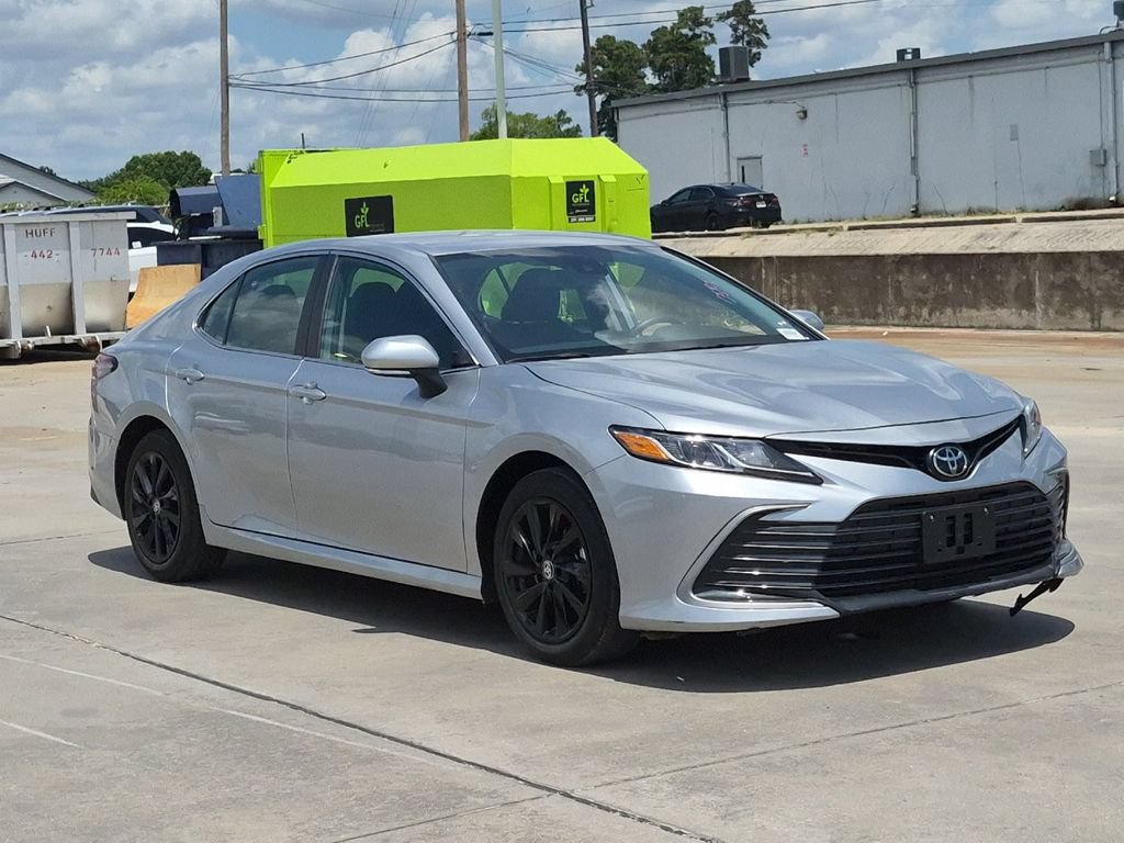 Used 2024 Toyota Camry LE w/ Convenience Package FWD image 8