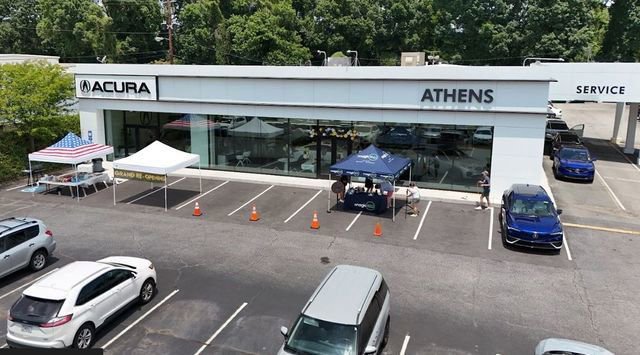 Used 2026 Volvo XC60 B5 Plus w/ Protection Package Premier image 11