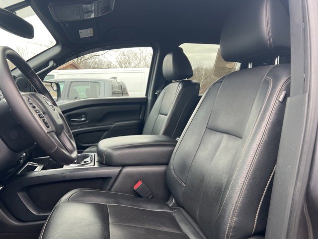 Used 2018 Nissan Titan SL w/ Midnight Edition image 24
