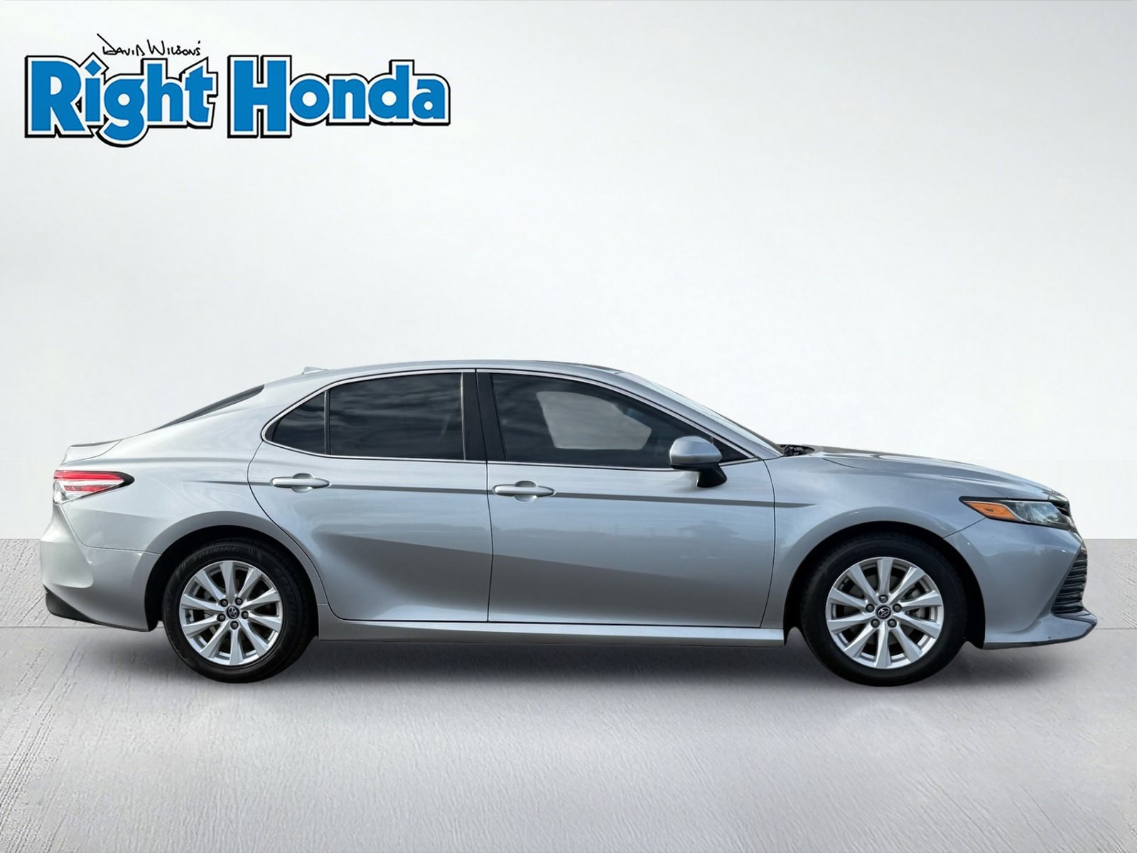 Used 2020 Toyota Camry LE w/ Carpet Mat Package FWD image 9